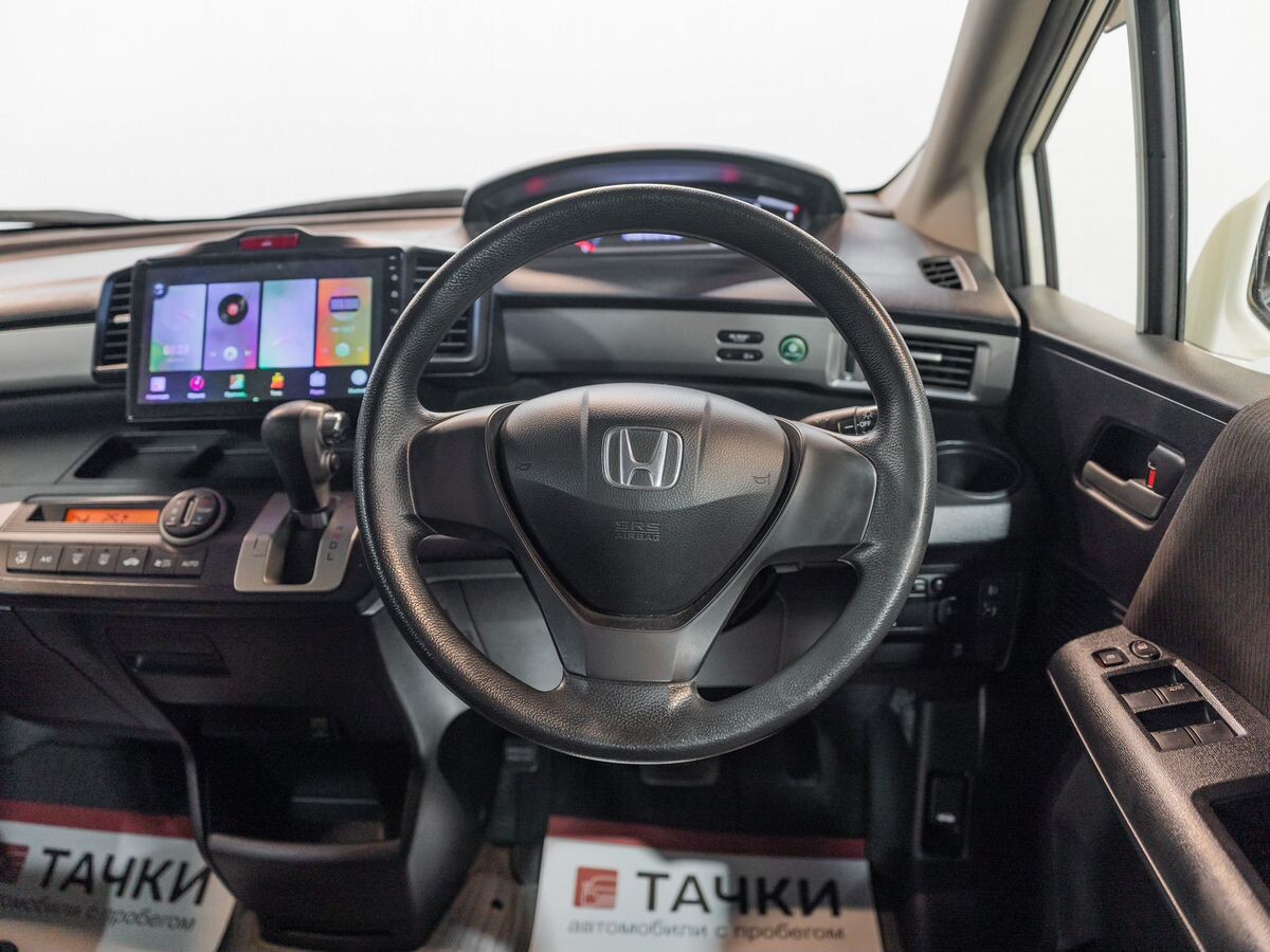Honda Freed 2012 - фото автомобиля
