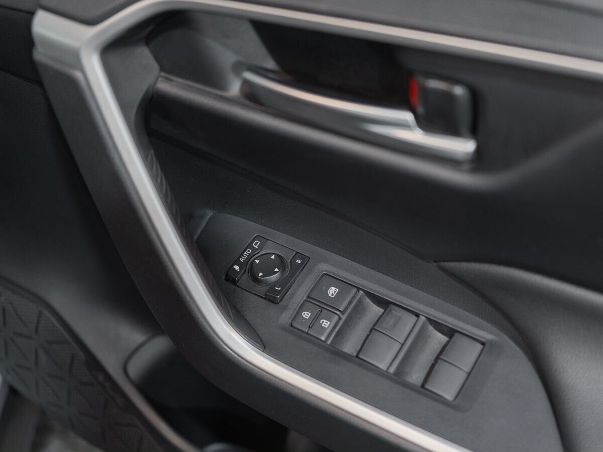 Toyota RAV4 2019 - фото автомобиля