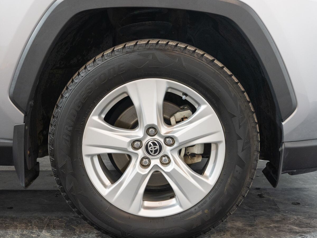 Toyota RAV4 2019 - фото автомобиля