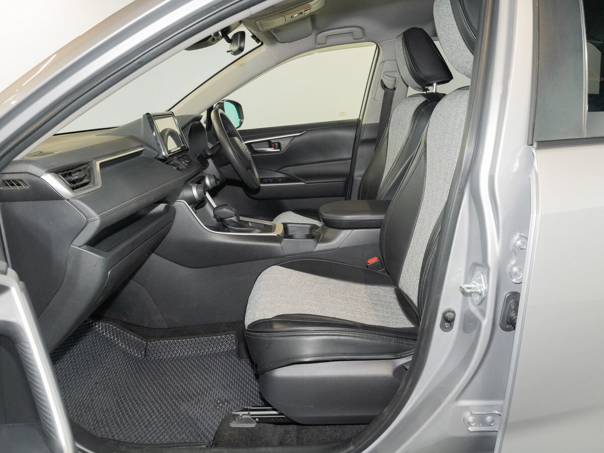 Toyota RAV4 2019 - фото автомобиля