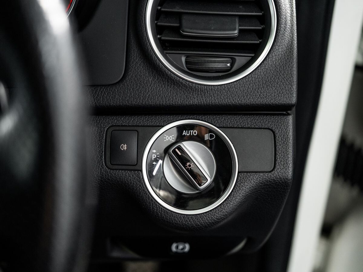 Mercedes-Benz C-Class 2012 - фото автомобиля