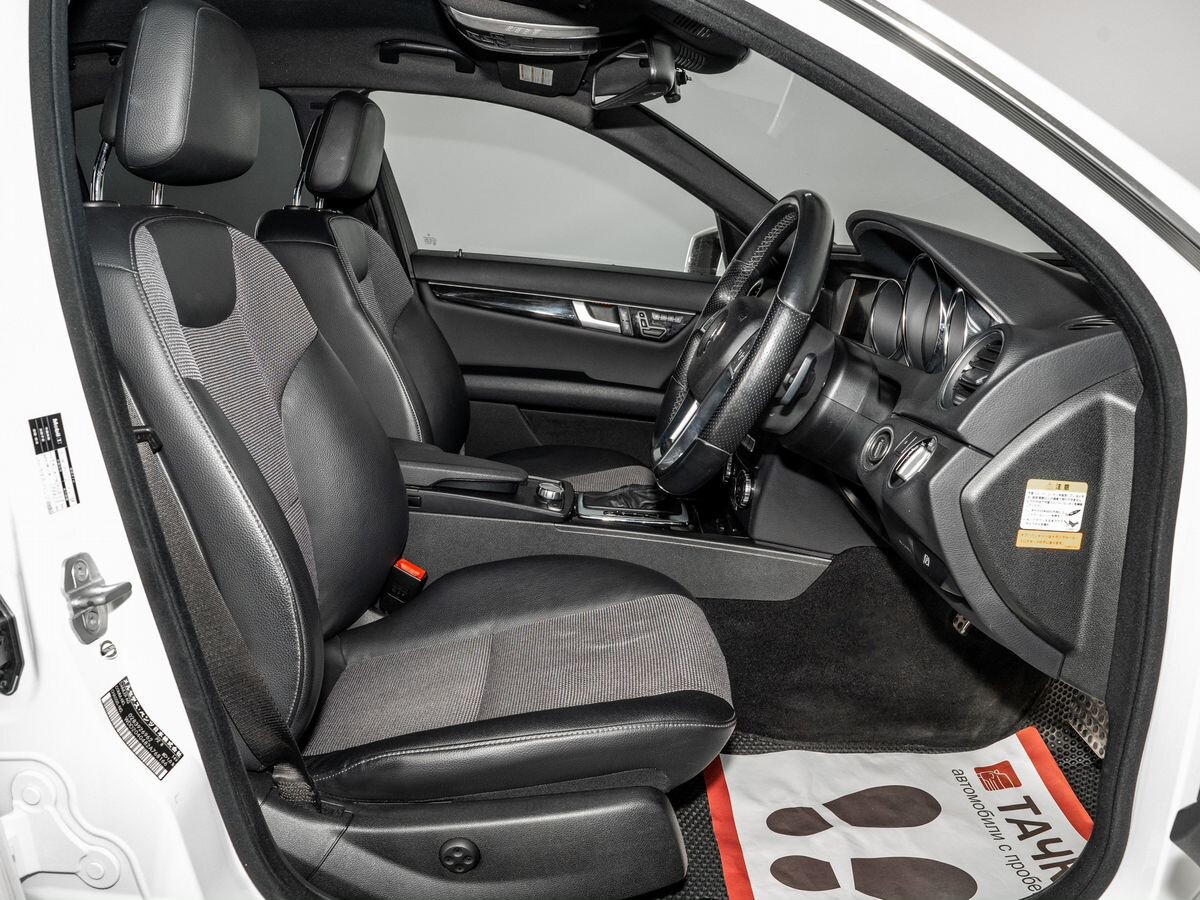 Mercedes-Benz C-Class 2012 - фото автомобиля