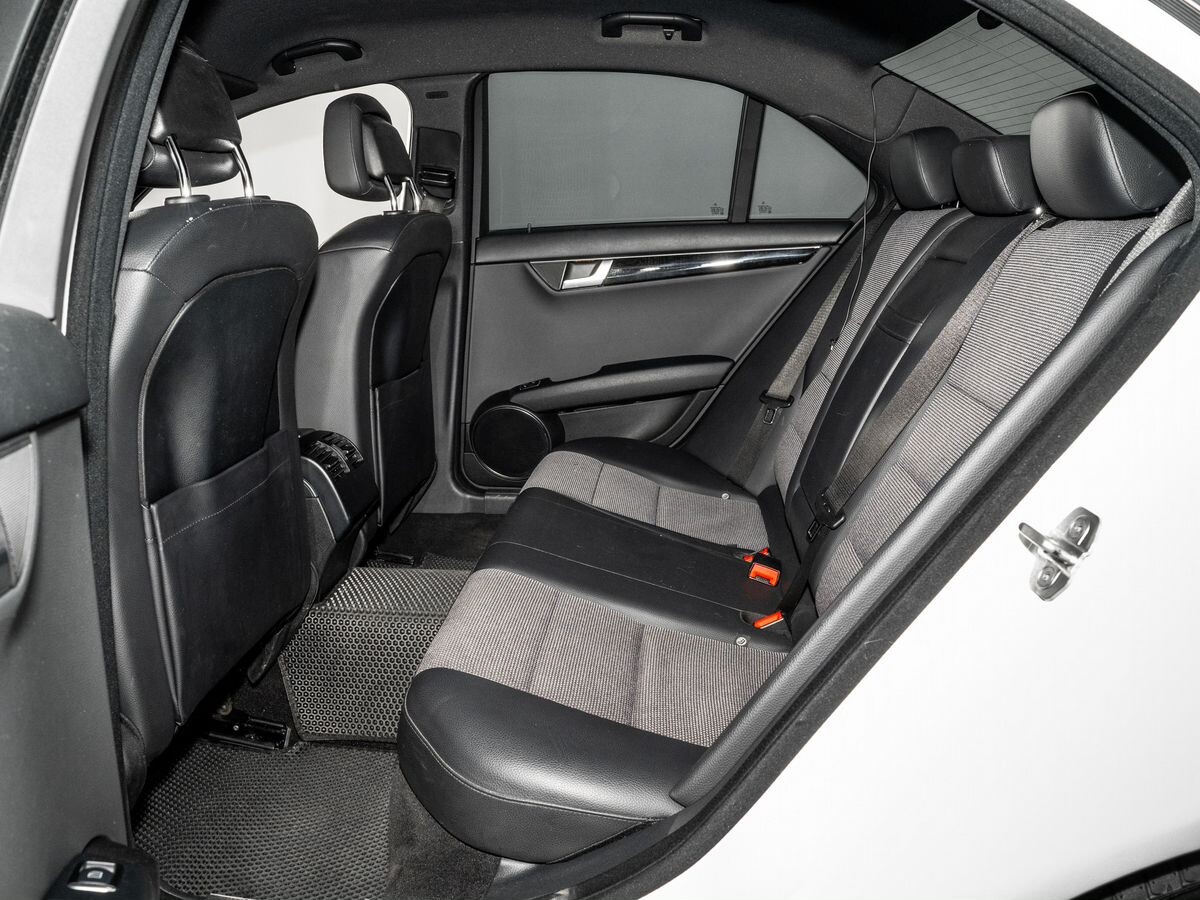 Mercedes-Benz C-Class 2012 - фото автомобиля