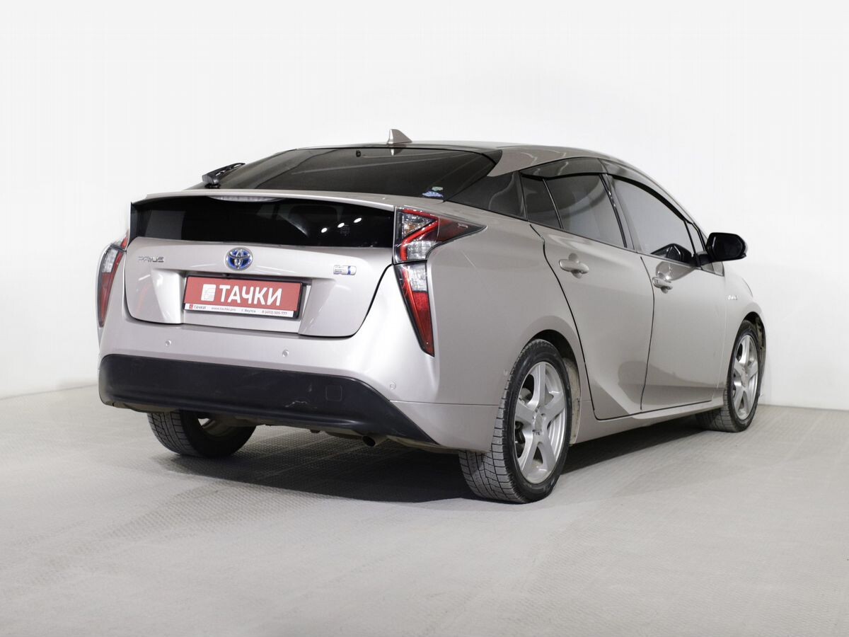 Toyota Prius 2017 - фото автомобиля