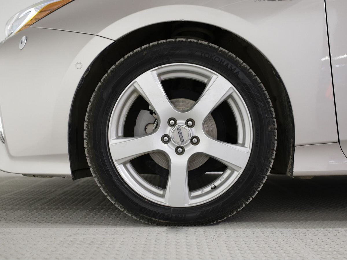Toyota Prius 2017 - фото автомобиля