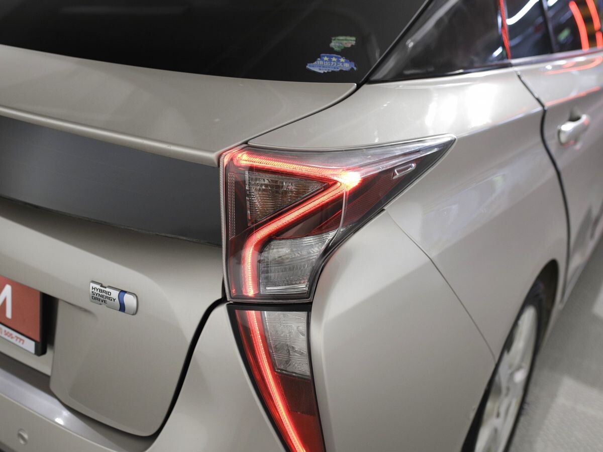 Toyota Prius 2017 - фото автомобиля