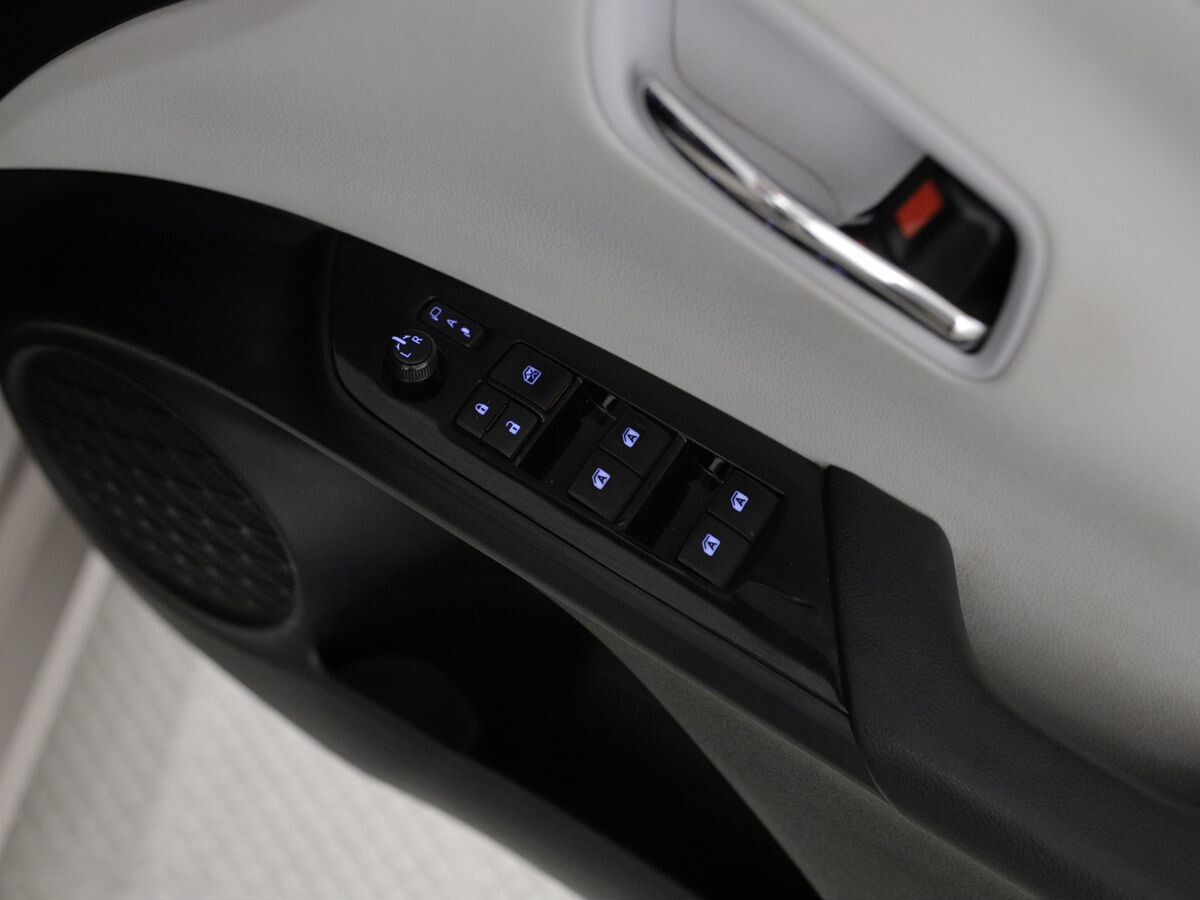 Toyota Prius 2017 - фото автомобиля