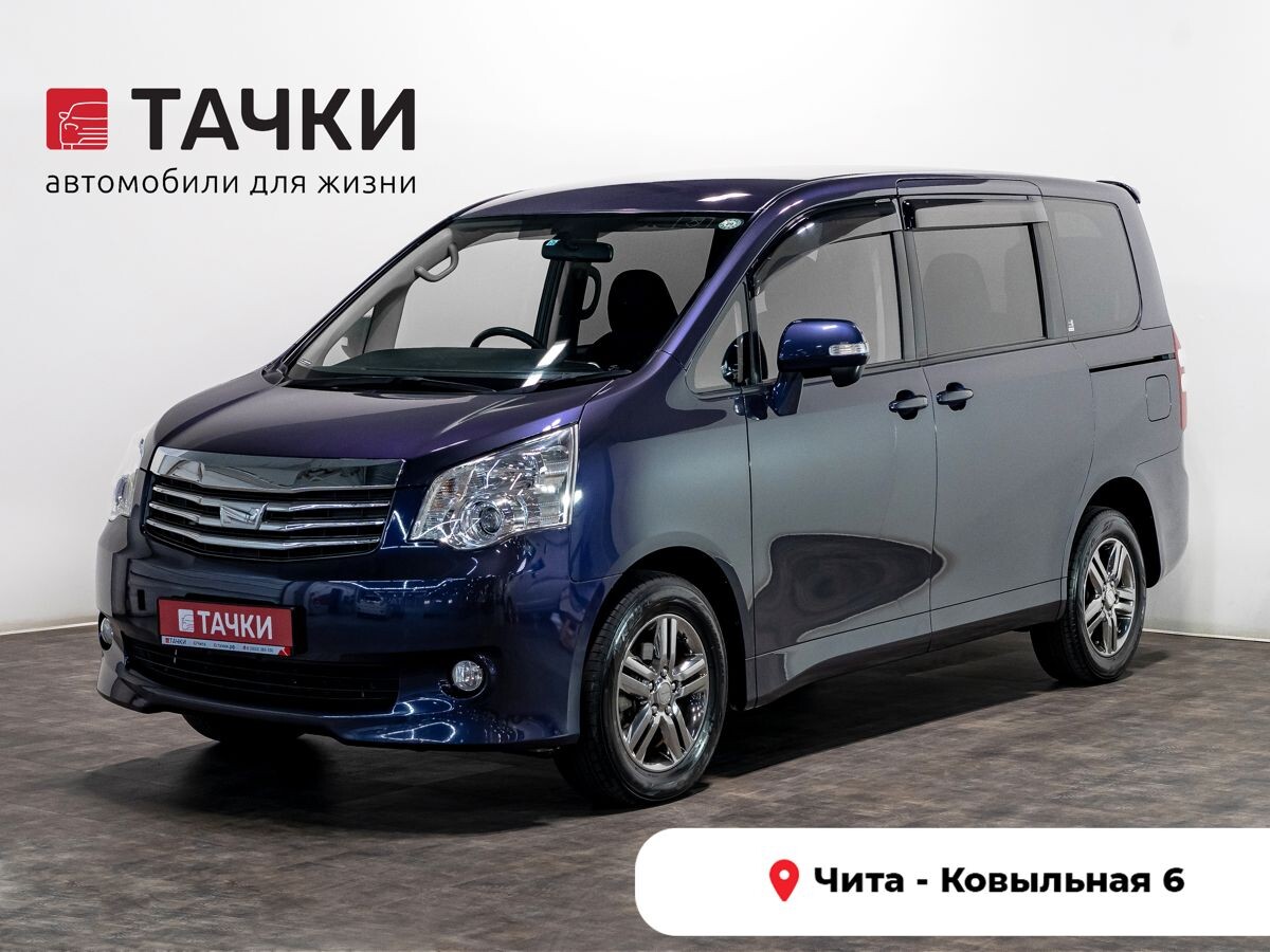 Toyota Noah 2011 - фото автомобиля