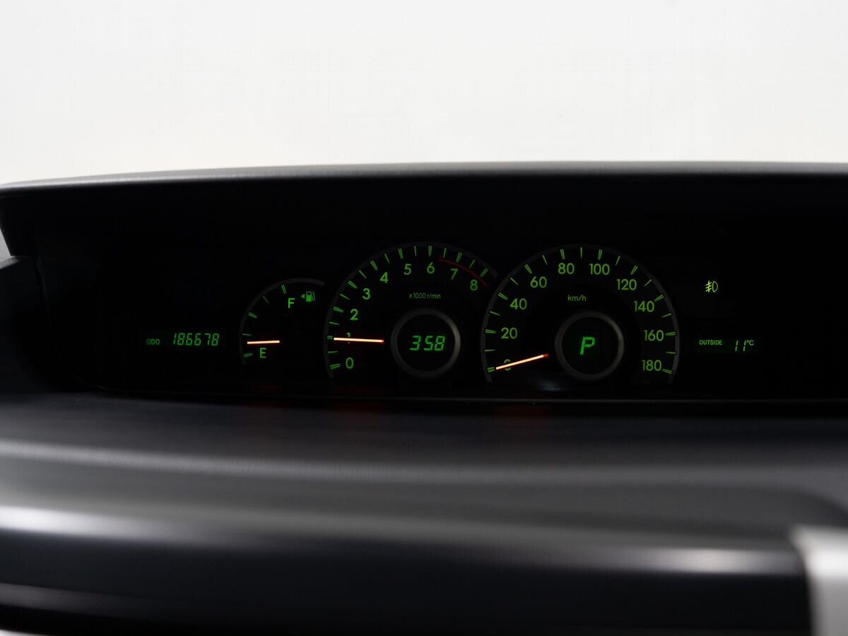 Toyota Noah 2011 - фото автомобиля