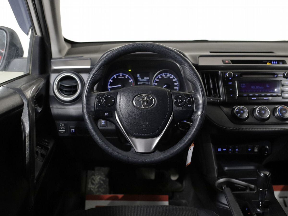 Toyota RAV4 2016 - фото автомобиля