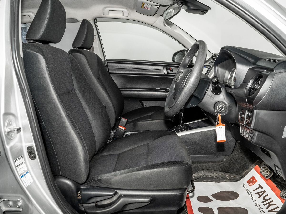 Toyota Corolla Fielder 2016 - фото автомобиля