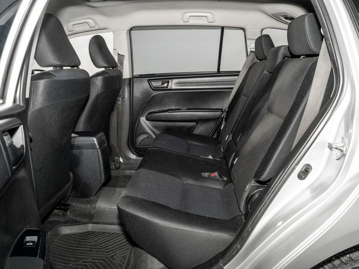 Toyota Corolla Fielder 2016 - фото автомобиля