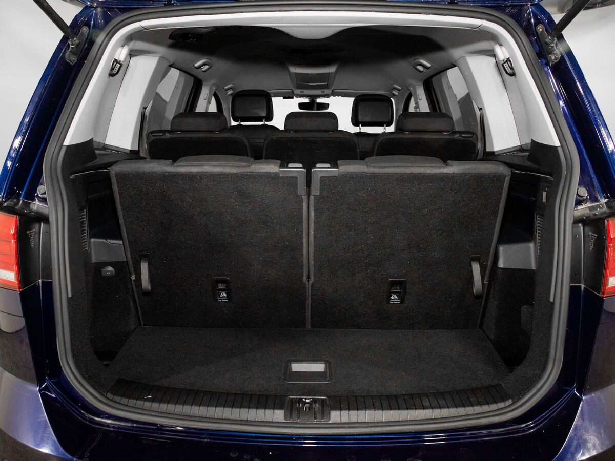 Volkswagen Touran 2016 - фото автомобиля