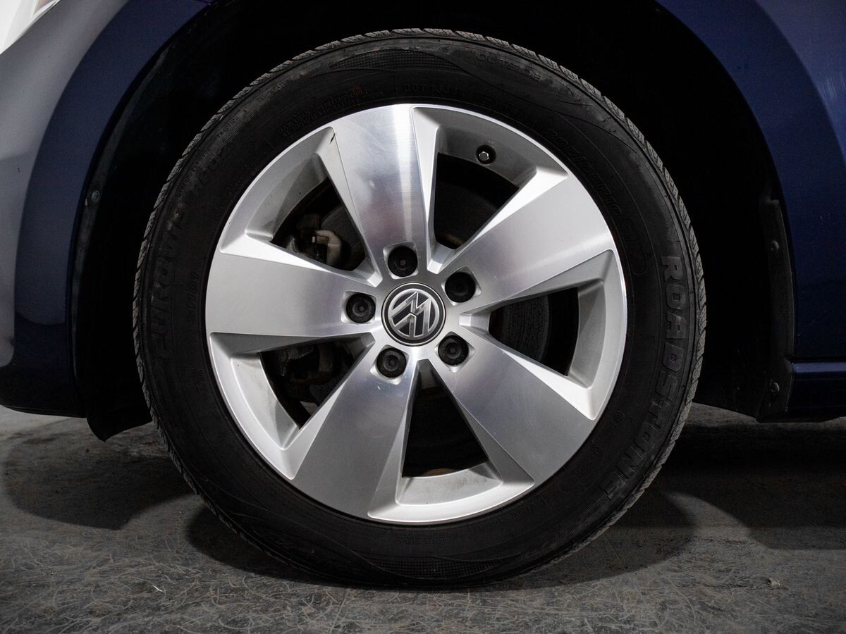 Volkswagen Touran 2016 - фото автомобиля