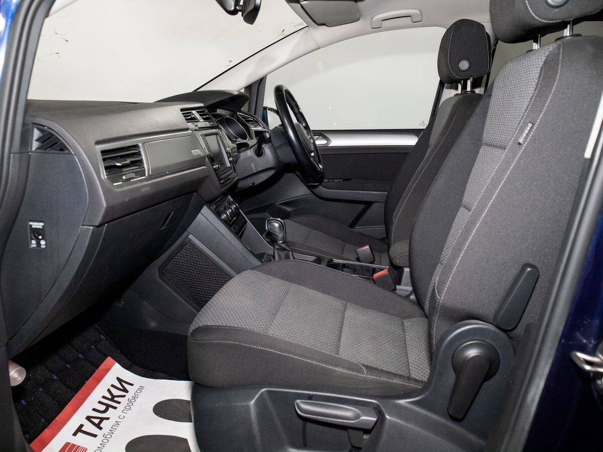 Volkswagen Touran 2016 - фото автомобиля