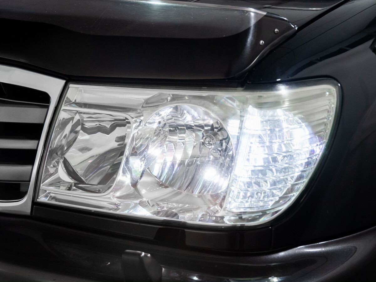 Toyota Land Cruiser 2005 - фото автомобиля
