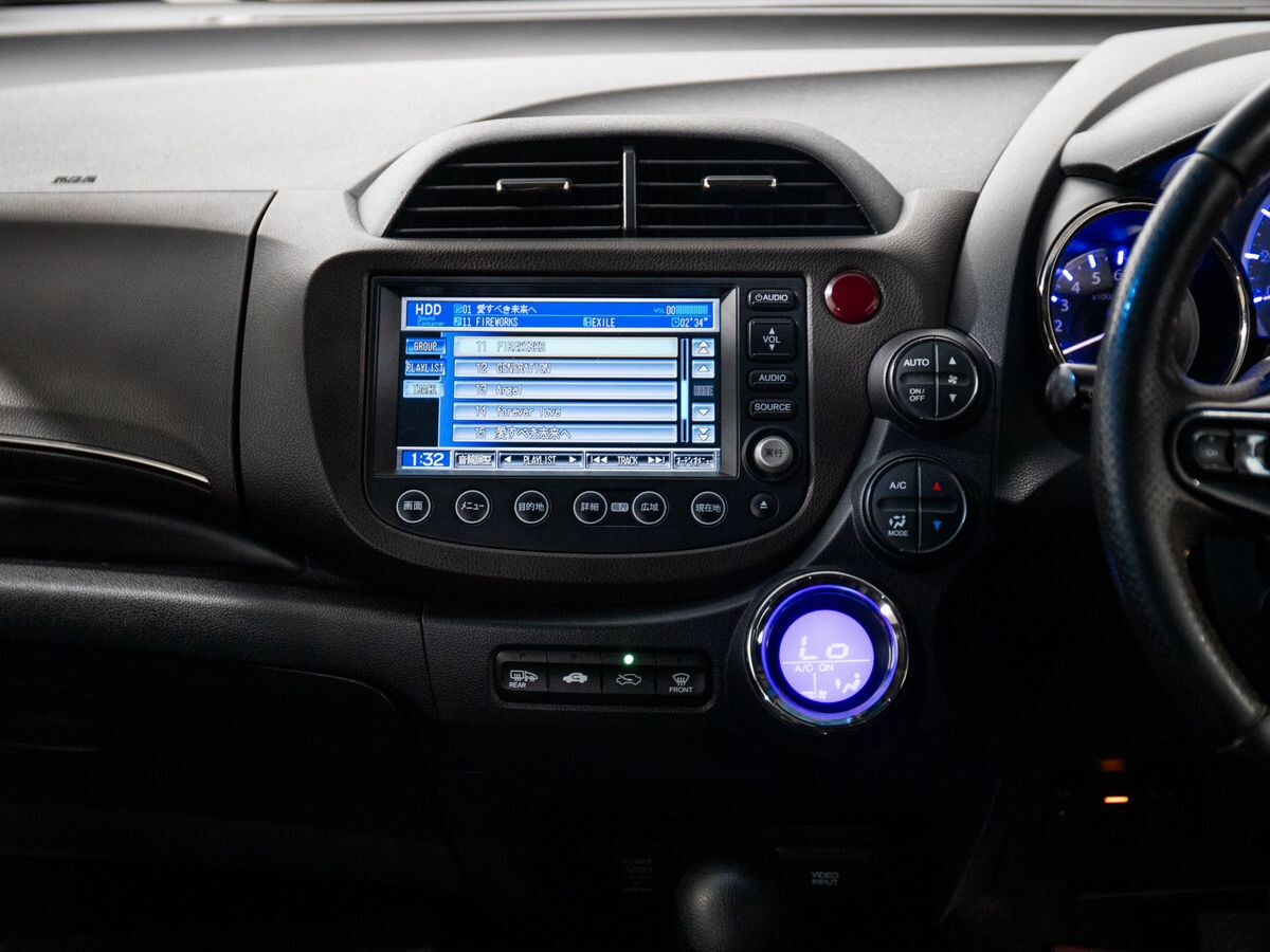 Honda Fit Shuttle 2011 - фото автомобиля