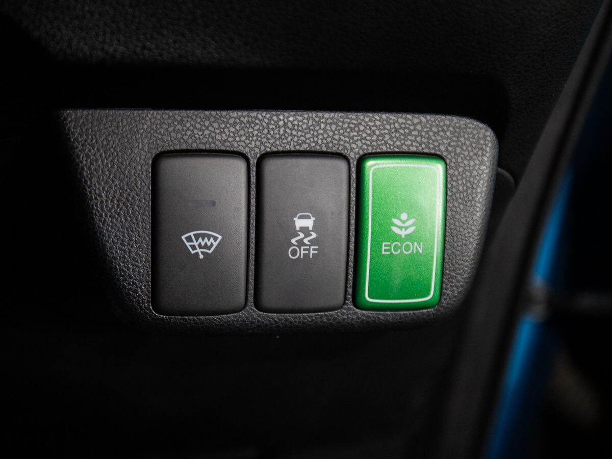 Honda Fit Shuttle 2011 - фото автомобиля