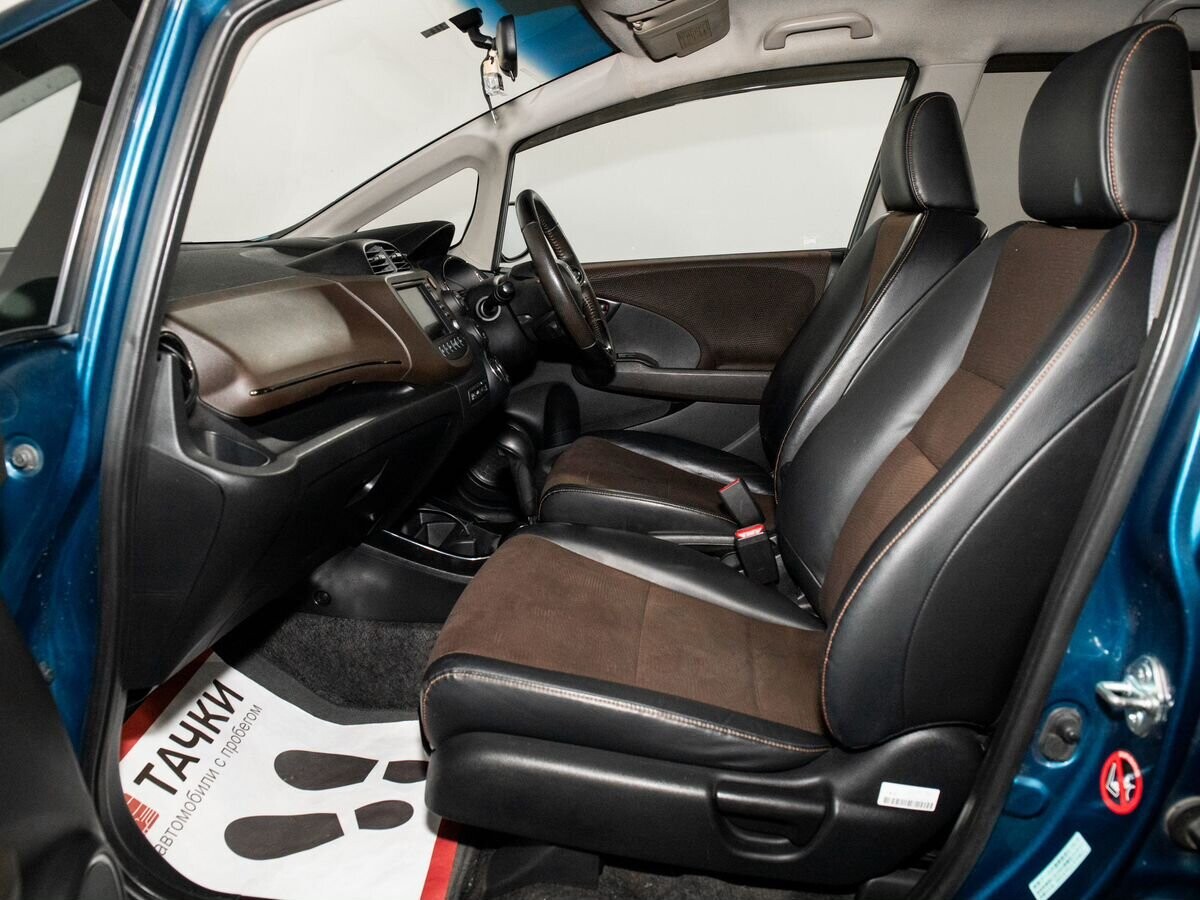 Honda Fit Shuttle 2011 - фото автомобиля