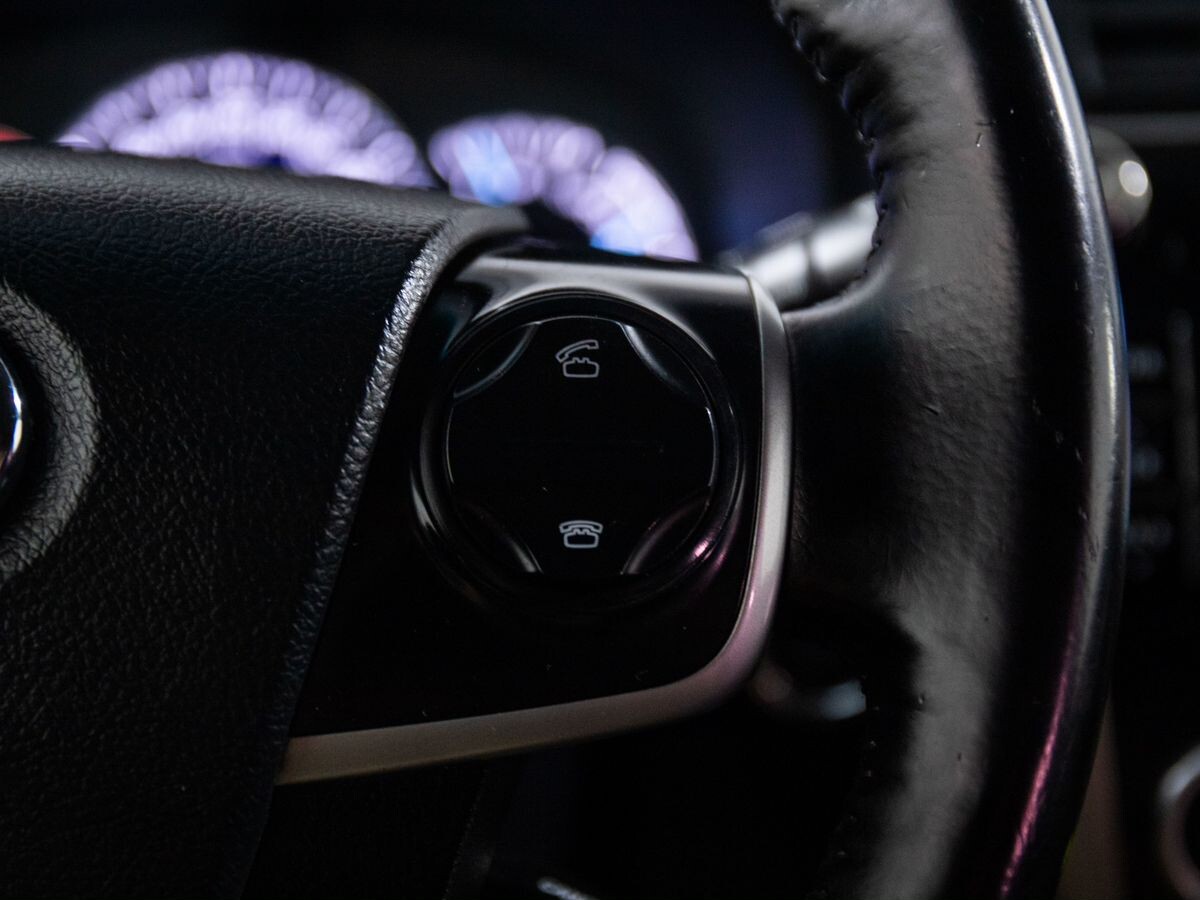 Toyota Camry 2011 - фото автомобиля
