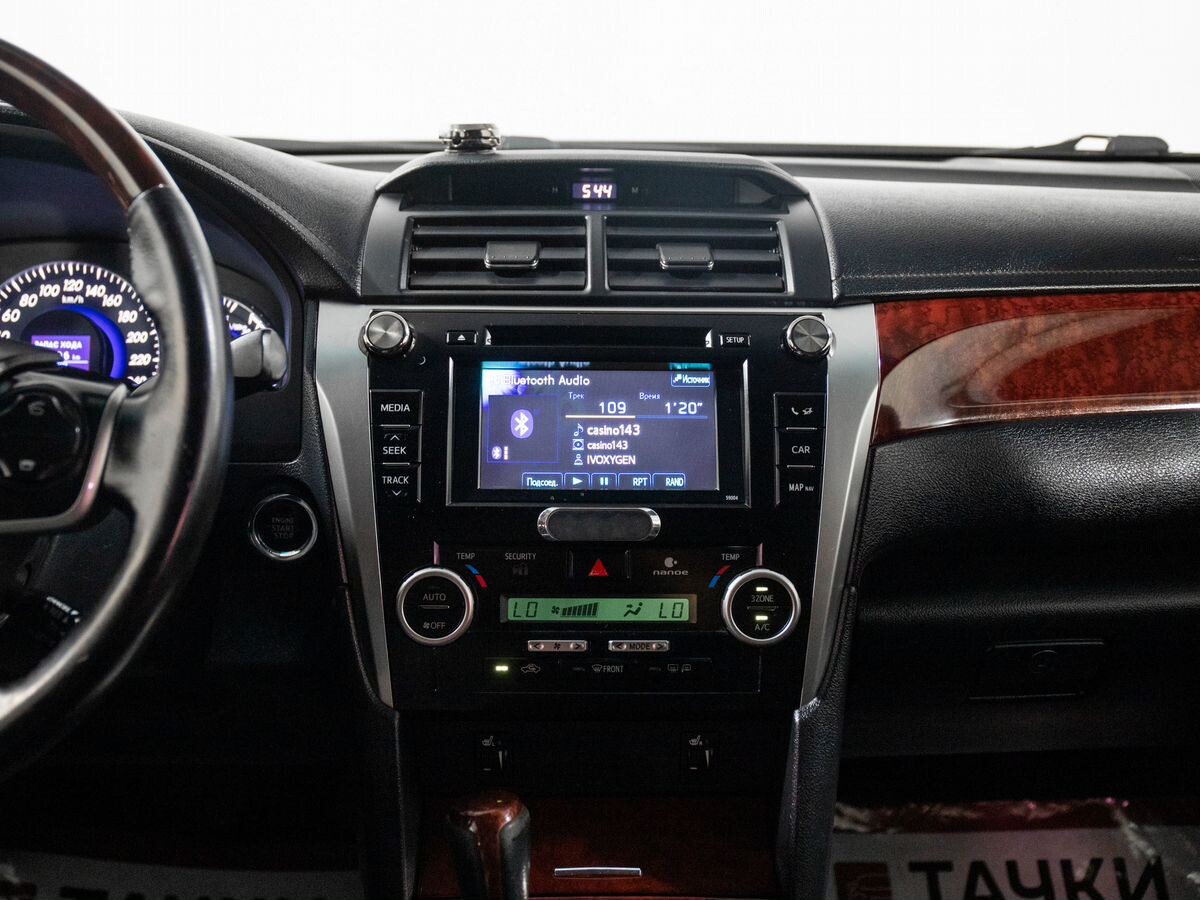 Toyota Camry 2011 - фото автомобиля