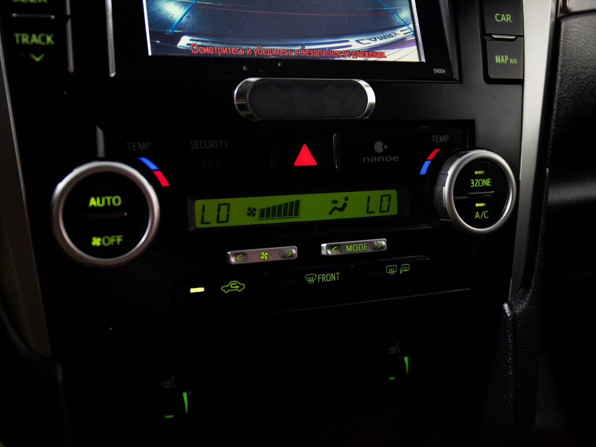 Toyota Camry 2011 - фото автомобиля