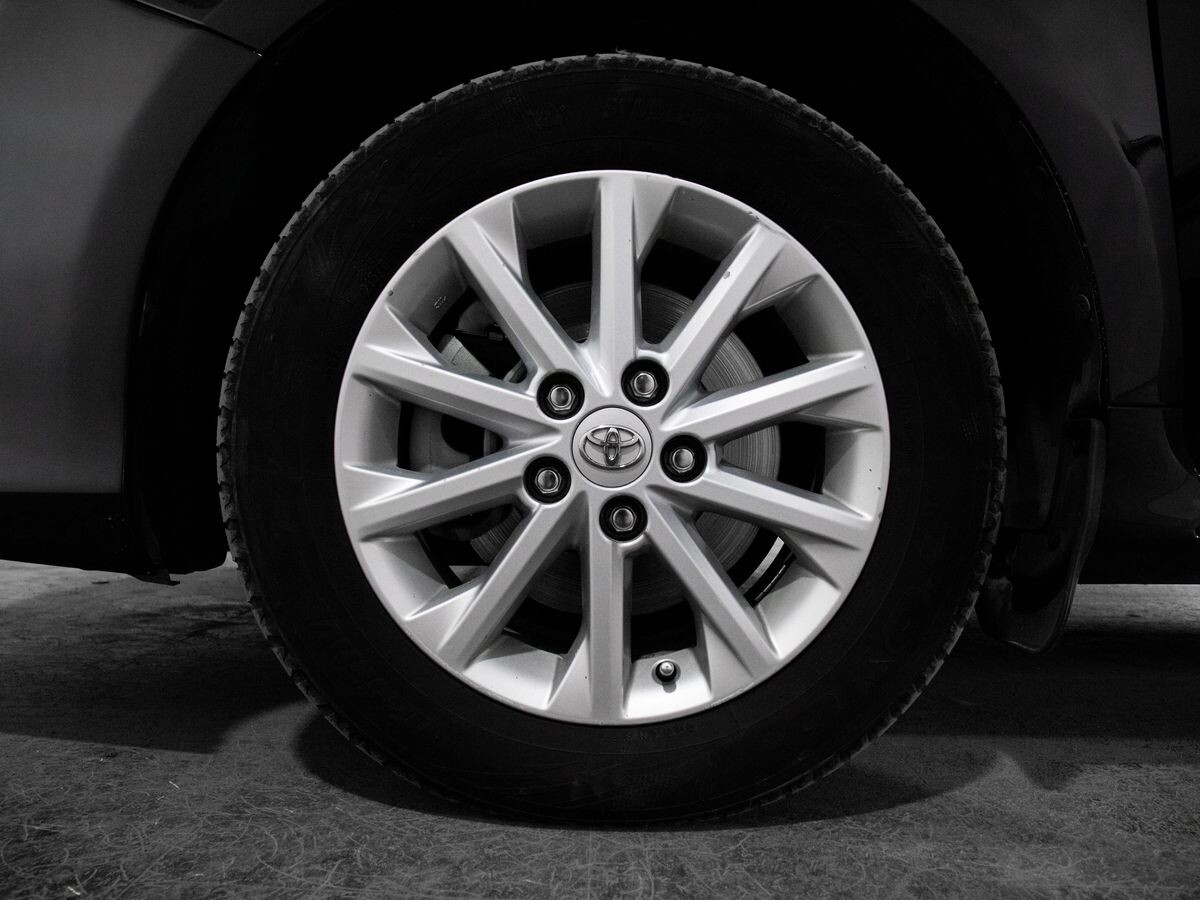 Toyota Camry 2011 - фото автомобиля