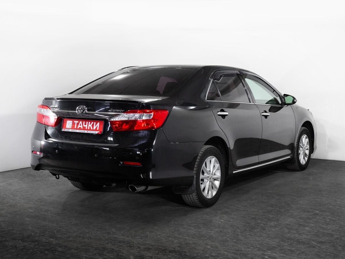 Toyota Camry 2011 - фото автомобиля