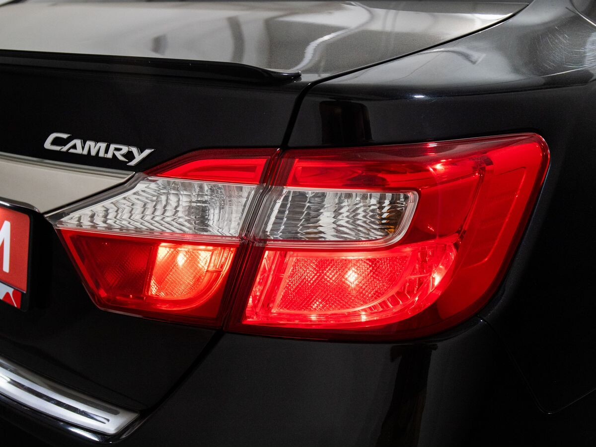 Toyota Camry 2011 - фото автомобиля