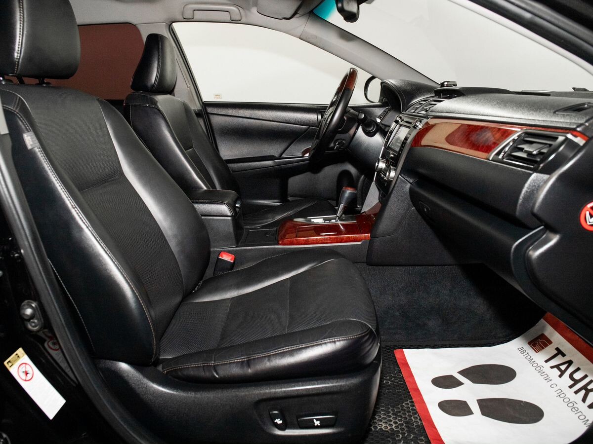 Toyota Camry 2011 - фото автомобиля