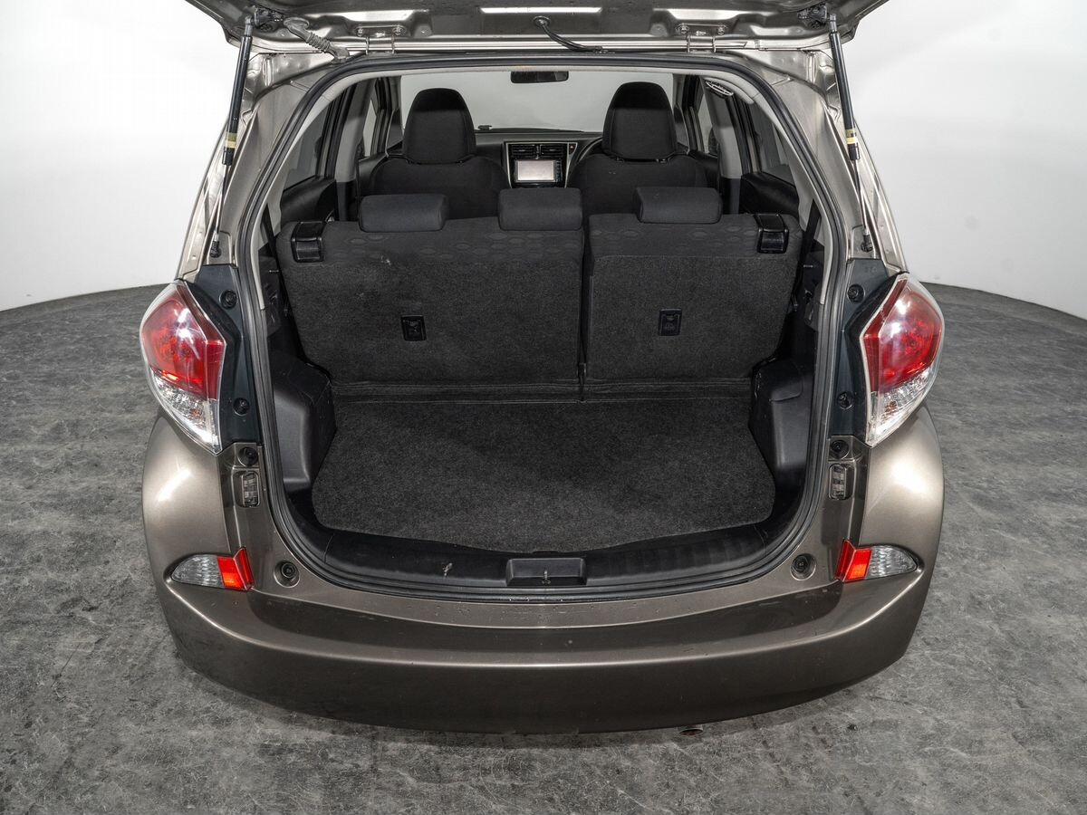 Toyota Ractis 2015 - фото автомобиля