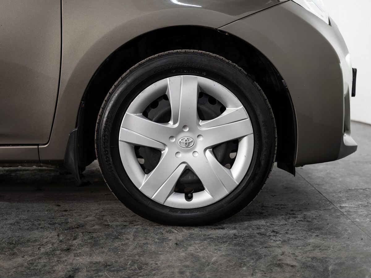 Toyota Ractis 2015 - фото автомобиля