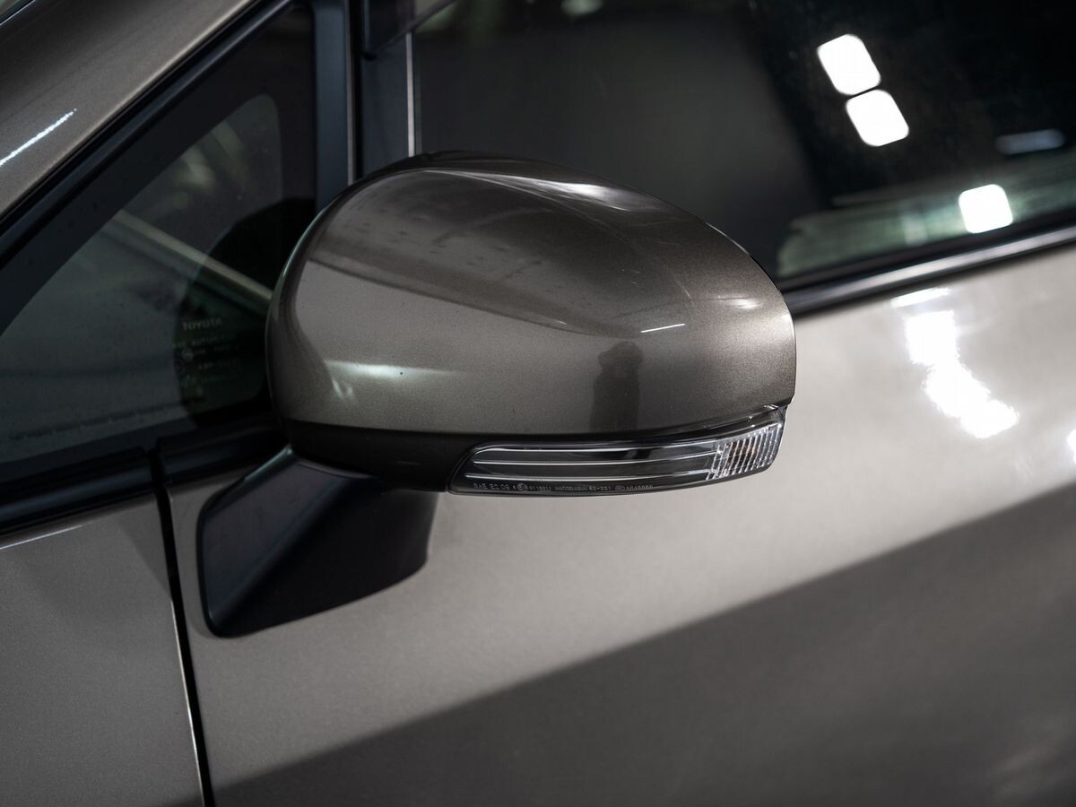 Toyota Ractis 2015 - фото автомобиля