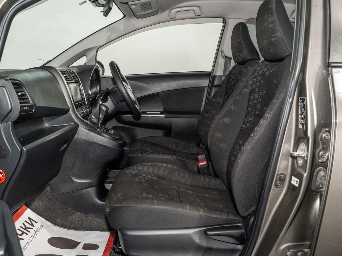 Toyota Ractis 2015 - фото автомобиля