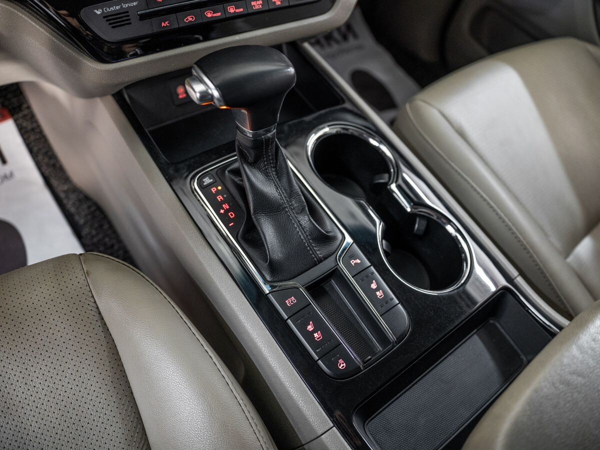 Kia Carnival 2018 - фото автомобиля