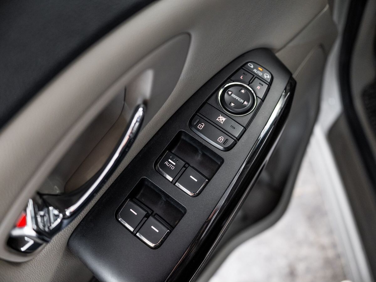 Kia Carnival 2018 - фото автомобиля