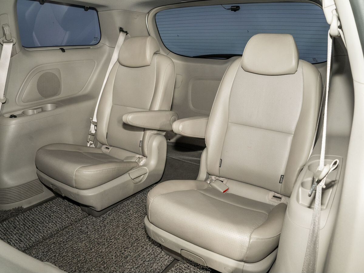 Kia Carnival 2018 - фото автомобиля