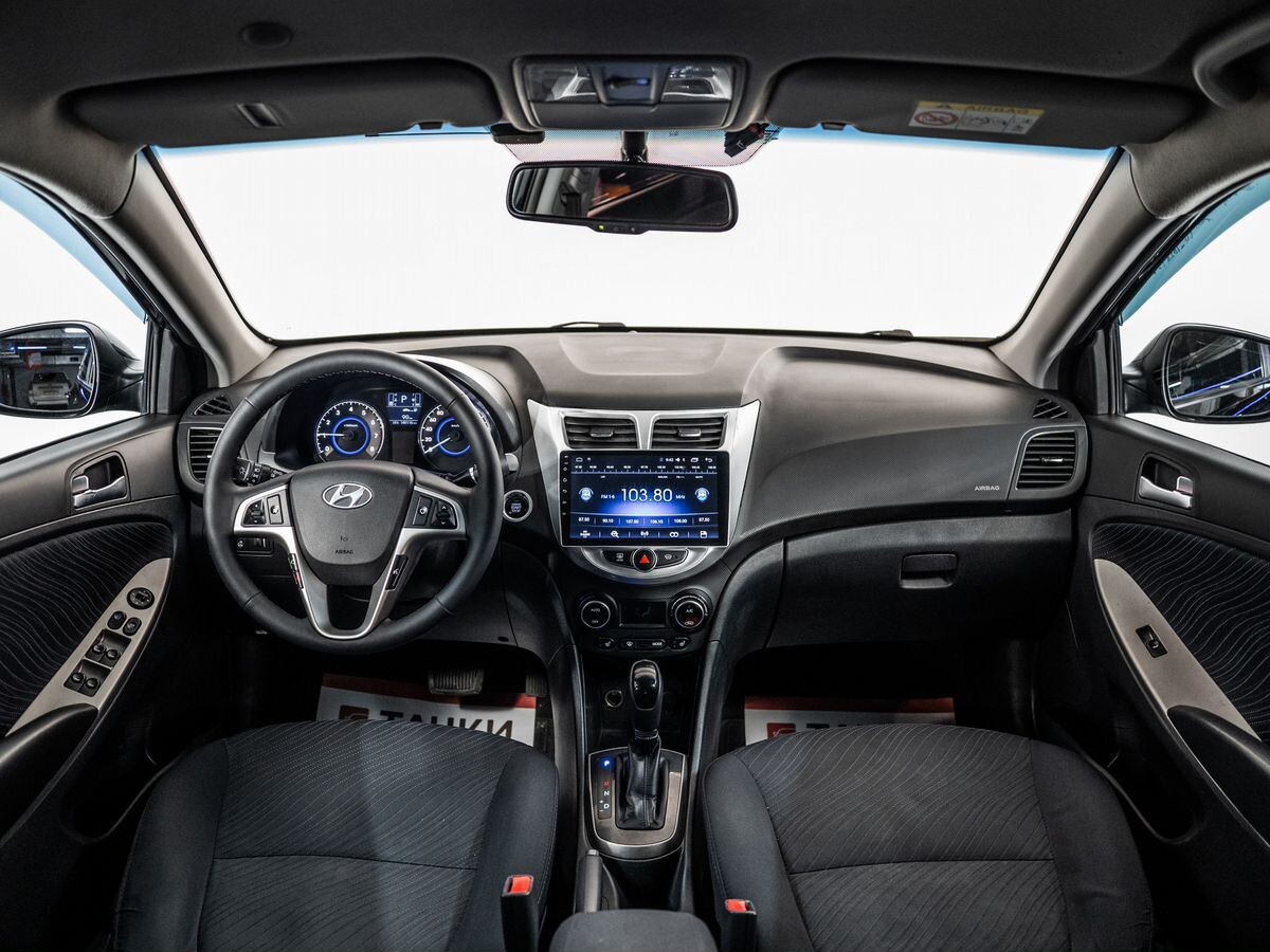 Hyundai Solaris 2015 - фото автомобиля