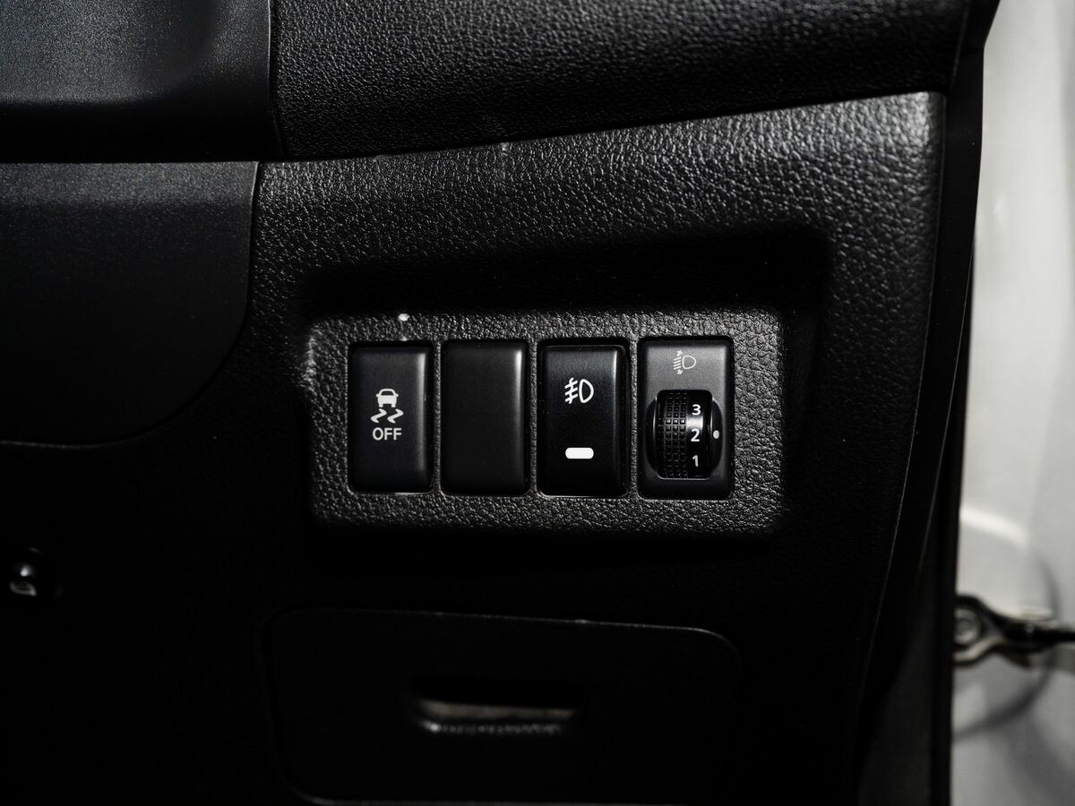 Nissan X-Trail 2012 - фото автомобиля