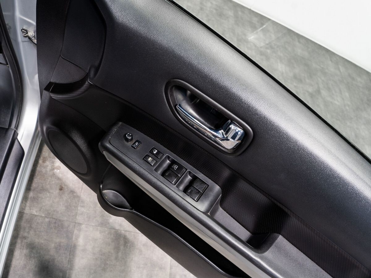 Nissan X-Trail 2012 - фото автомобиля