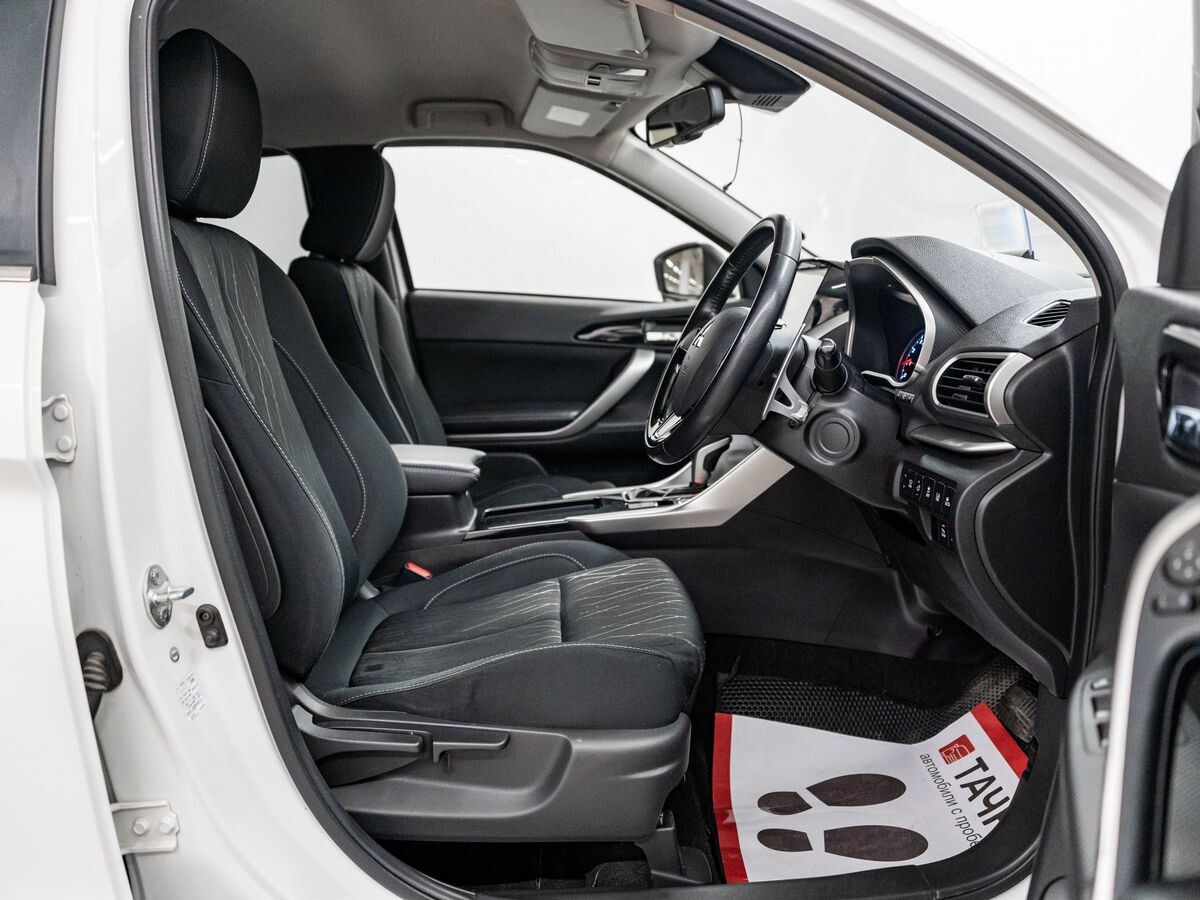 Mitsubishi Eclipse Cross 2018 - фото автомобиля