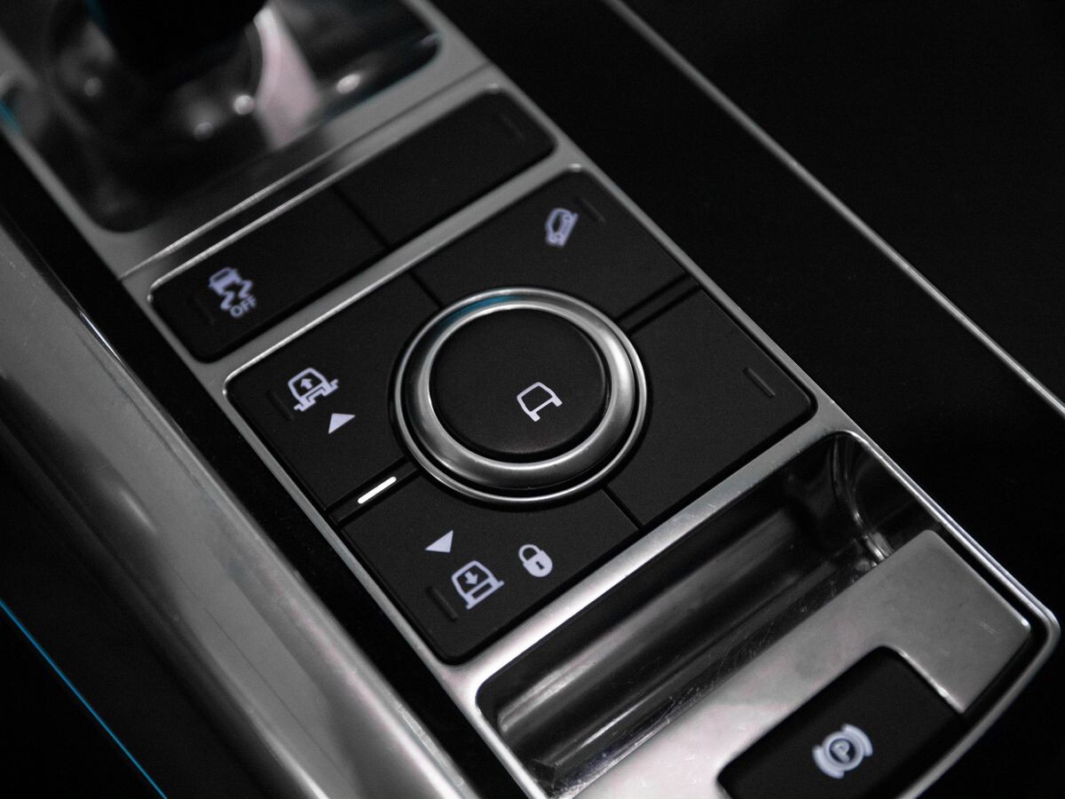 Land Rover Range Rover Sport 2018 - фото автомобиля
