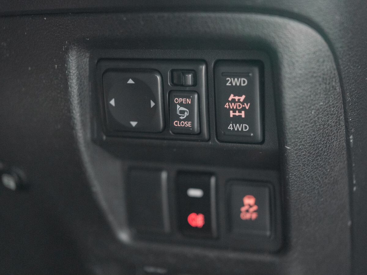 Nissan Juke 2011 - фото автомобиля