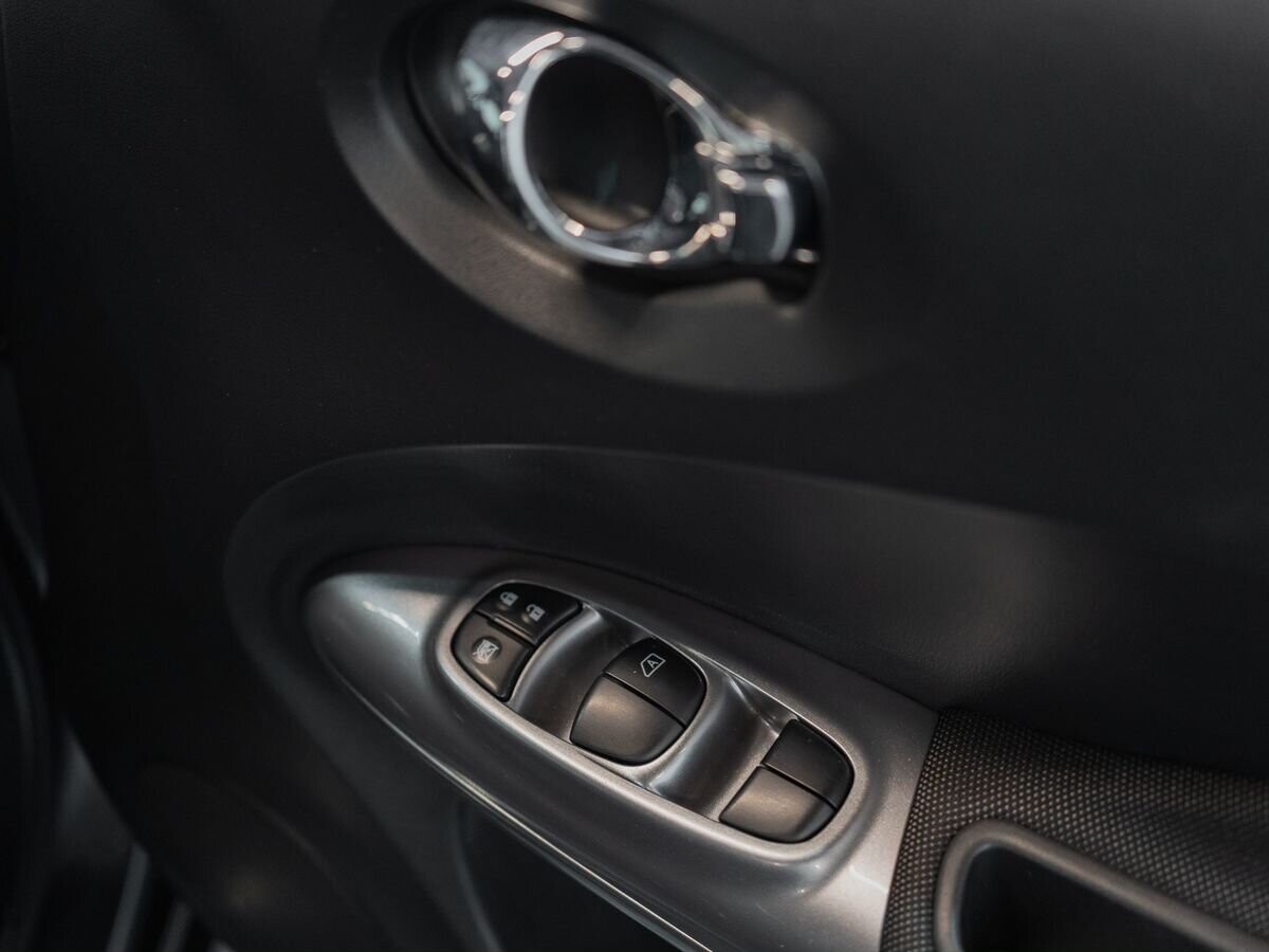 Nissan Juke 2011 - фото автомобиля