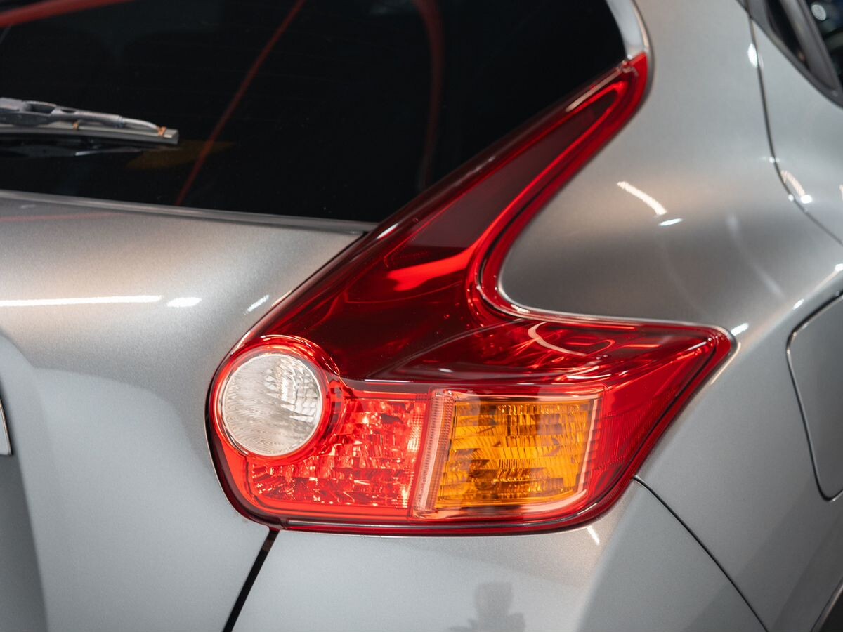 Nissan Juke 2011 - фото автомобиля