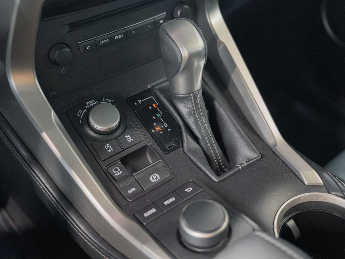 Lexus NX200 2016 - фото автомобиля