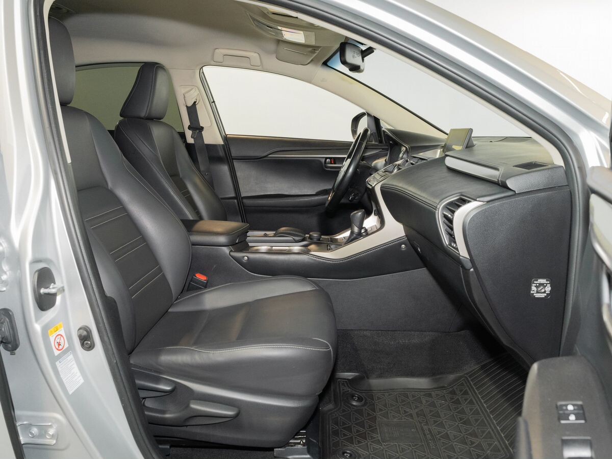 Lexus NX200 2016 - фото автомобиля