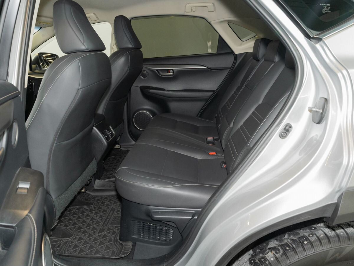 Lexus NX200 2016 - фото автомобиля