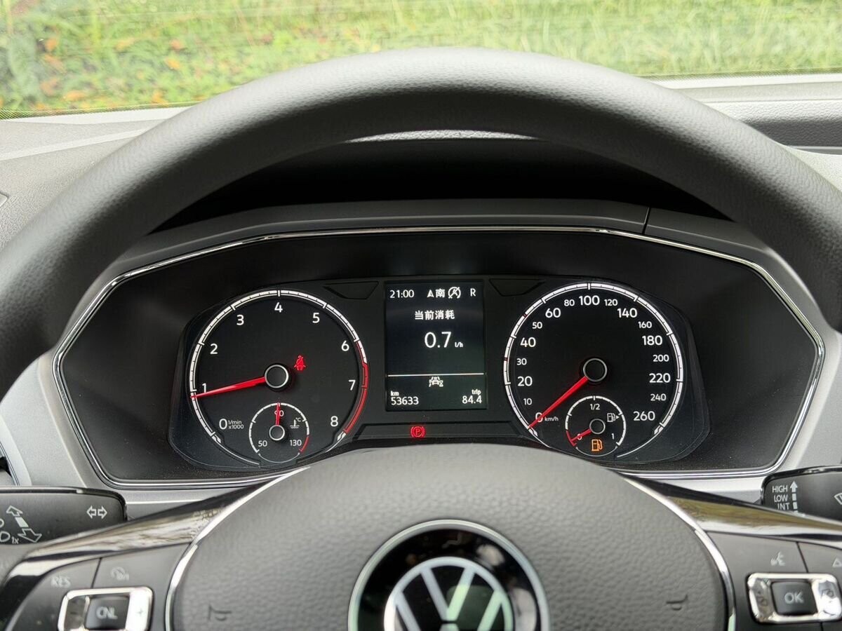 Volkswagen T-Cross 2021 - фото автомобиля