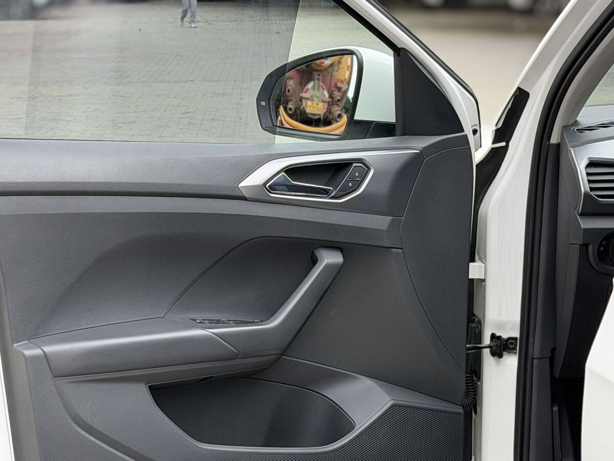 Volkswagen T-Cross 2021 - фото автомобиля